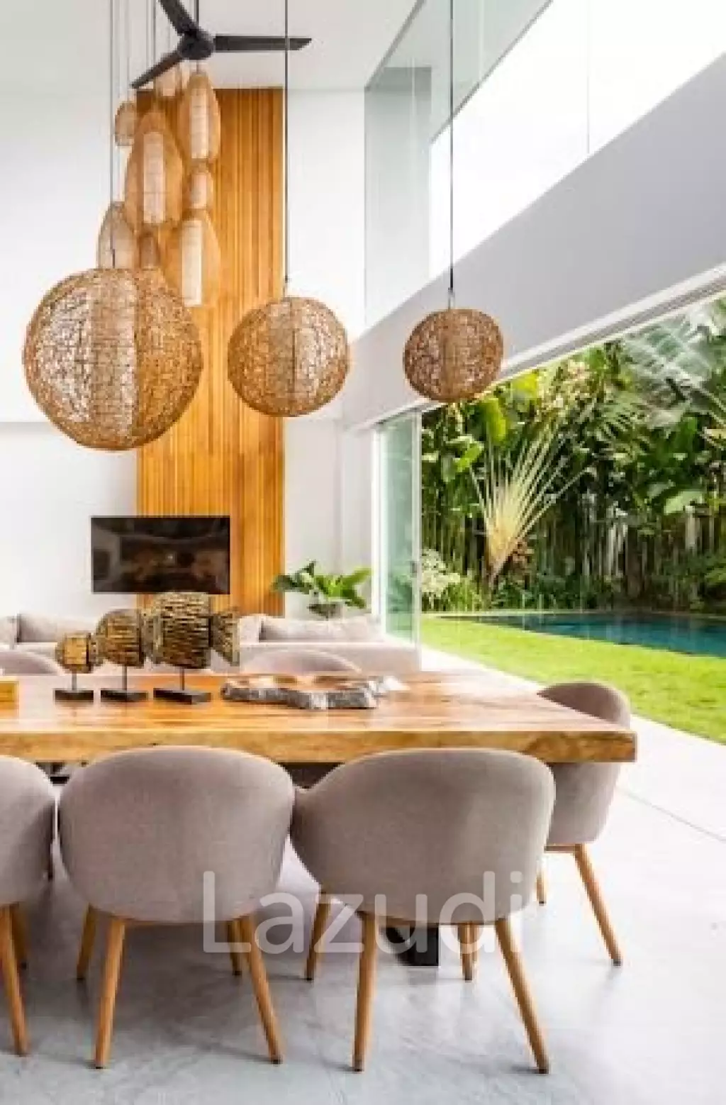 Luxury Villa for Sale Walking Distance to the Beach