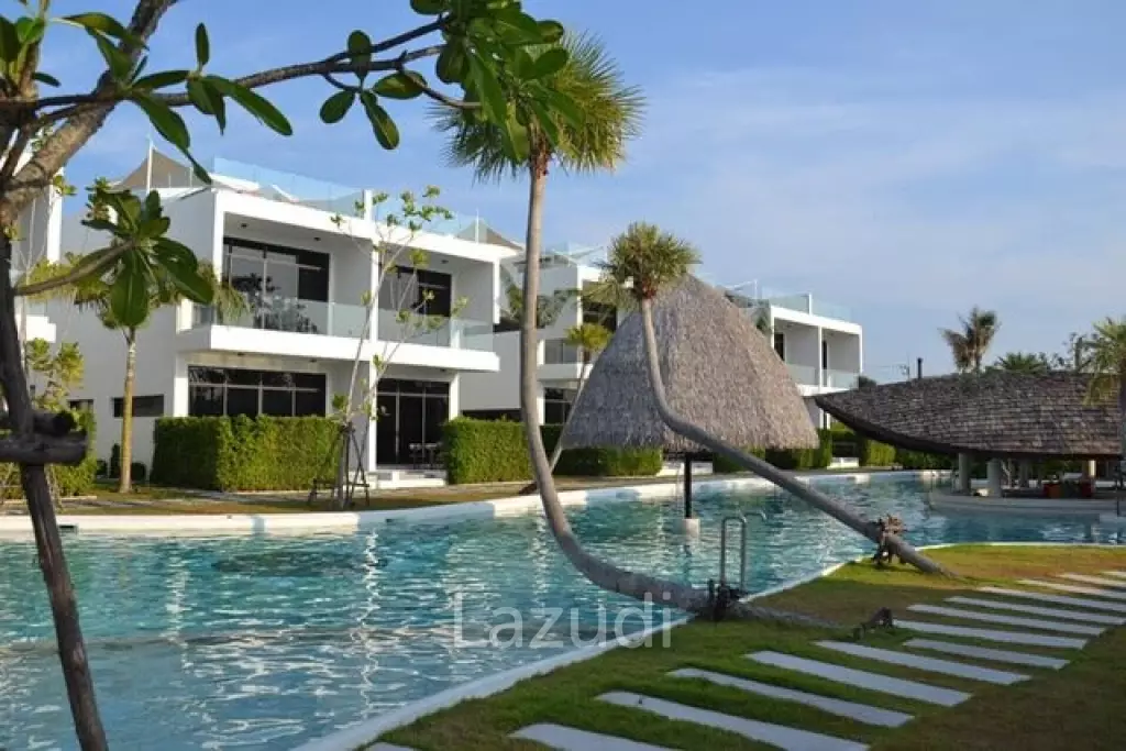 1 Bedroom with Rooftop and Private Jacuzzi