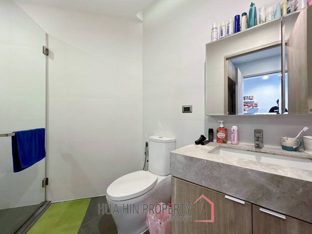 The Pine : 1 Bedroom Condo For Sale