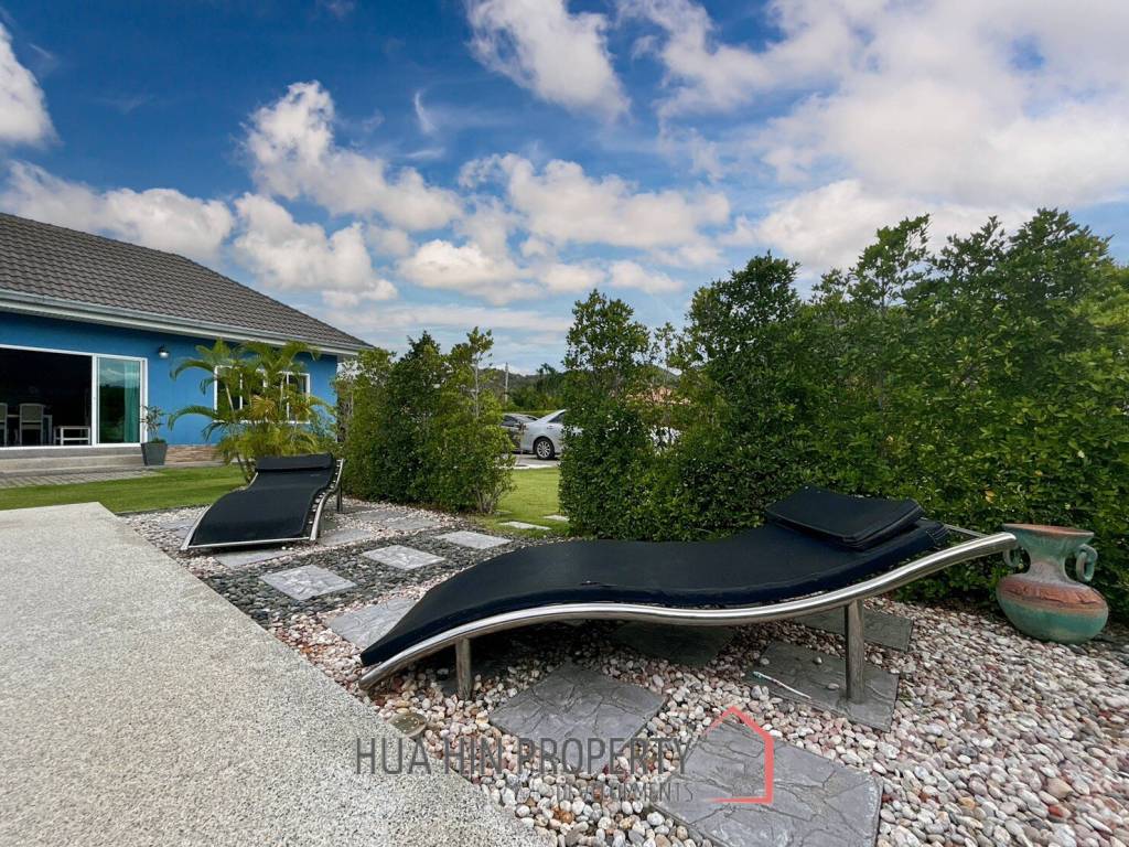 Stand Alone 5 Bedrooms Villa Near Palm Hill Golf Course