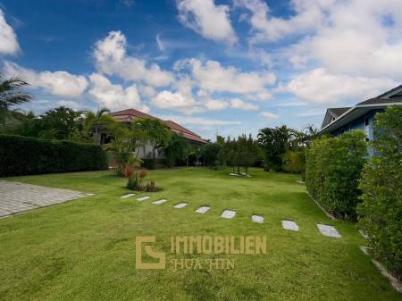 Freistehende Villa mit 5 Schlafzimmern in der Nähe des Palm Hill Golfplatzes