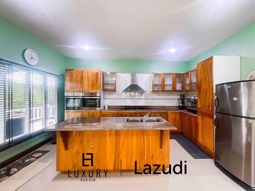 Stand Alone 5 Bedrooms Villa Near Palm Hill Golf Course