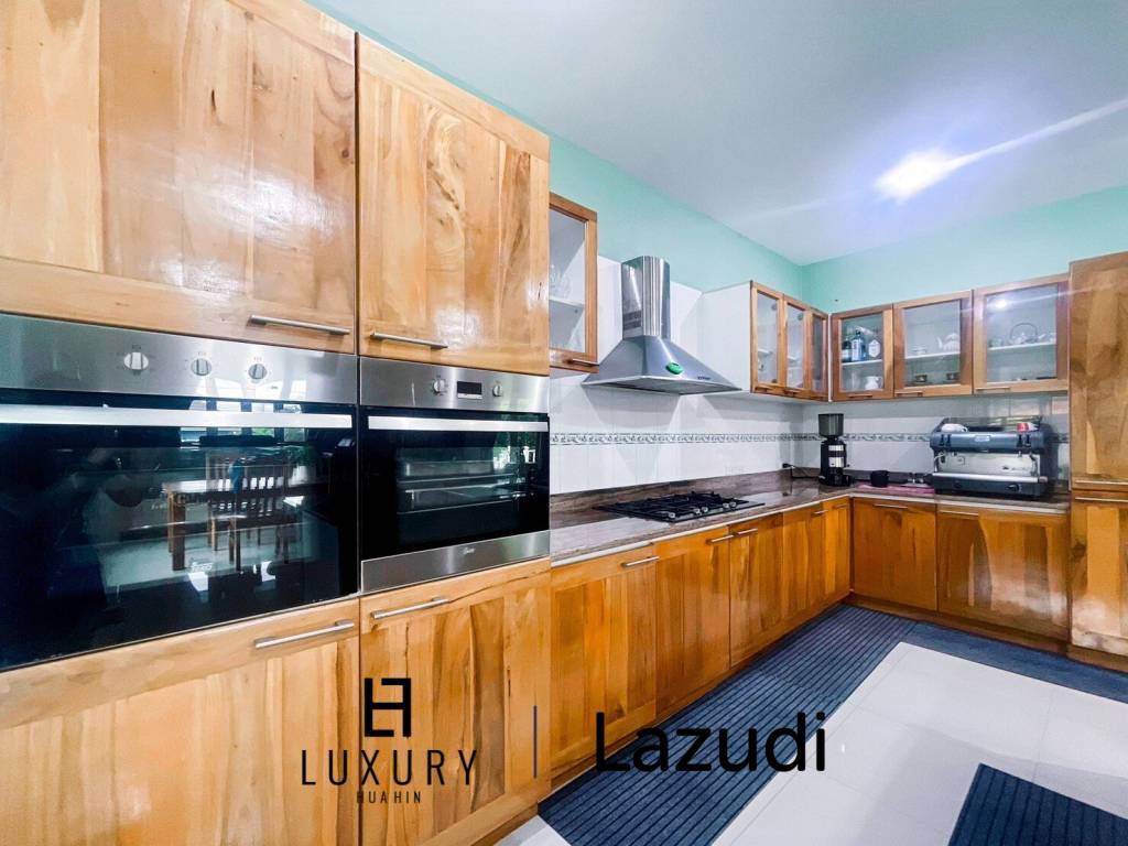 Stand Alone 5 Bedrooms Villa Near Palm Hill Golf Course