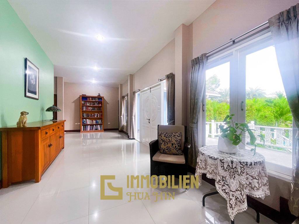 Stand Alone 5 Bedrooms Villa Near Palm Hill Golf Course