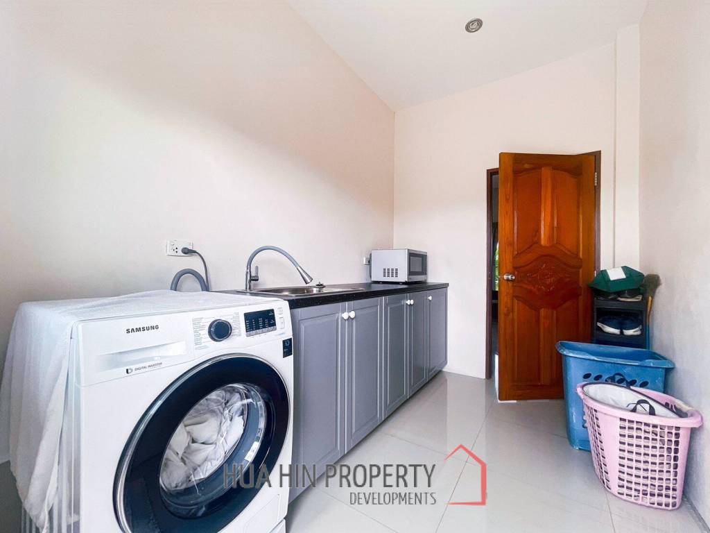 Stand Alone 5 Bedrooms Villa Near Palm Hill Golf Course