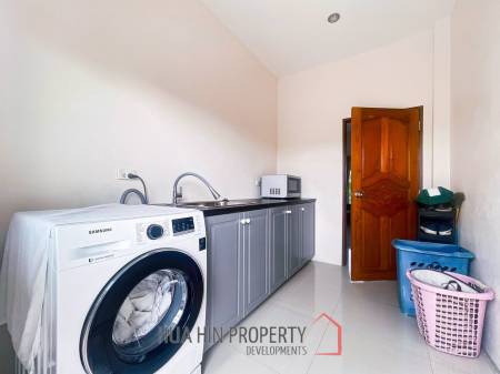 Stand Alone 5 Bedrooms Villa Near Palm Hill Golf Course