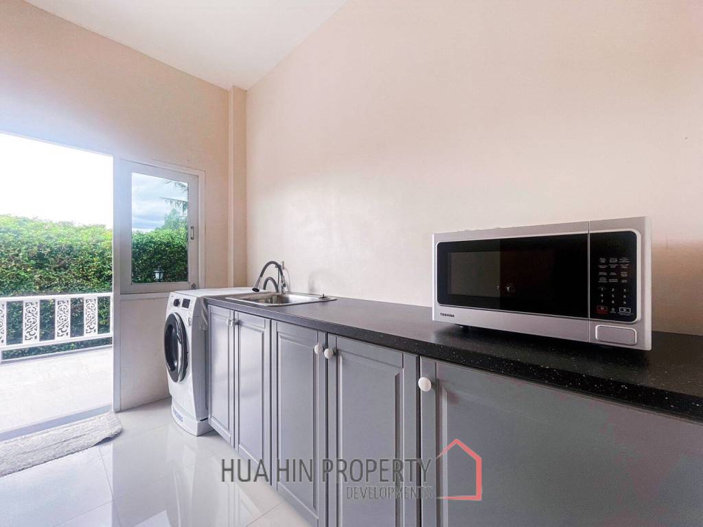 Stand Alone 5 Bedrooms Villa Near Palm Hill Golf Course