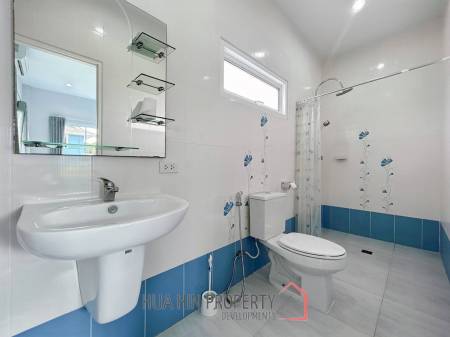 Stand Alone 5 Bedrooms Villa Near Palm Hill Golf Course