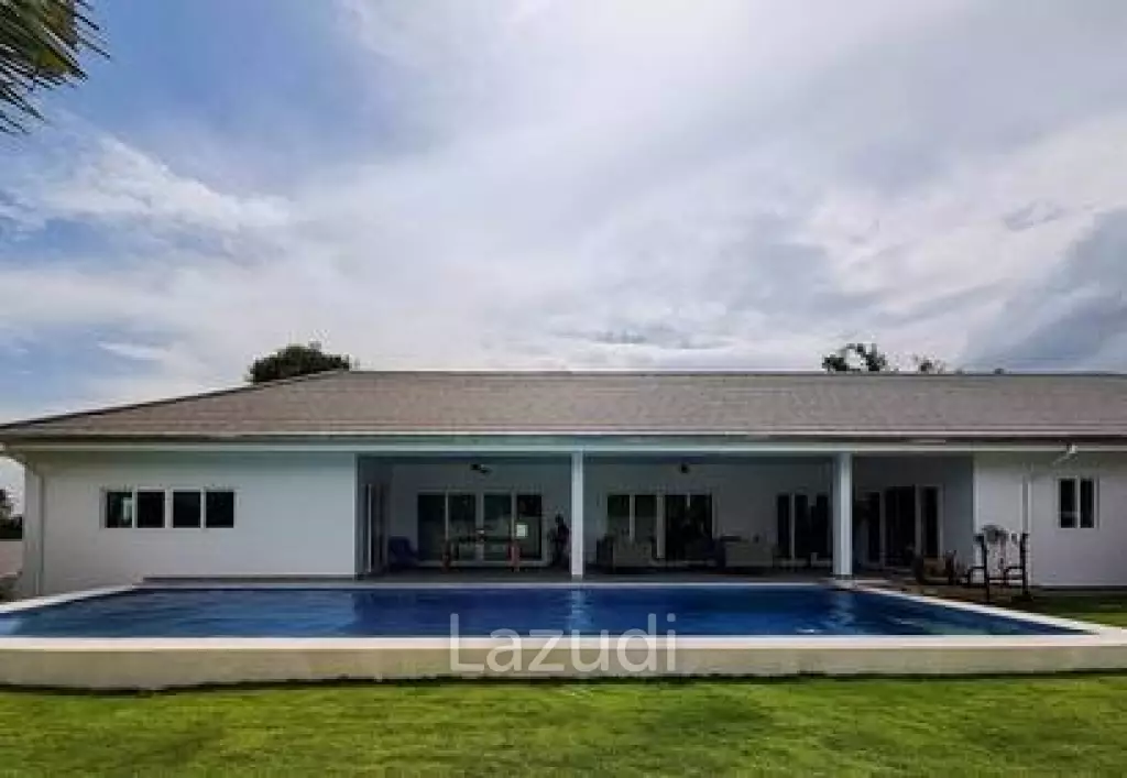 Oasis Villas 4 Bed 4 Bath Peaceful and Beautiful