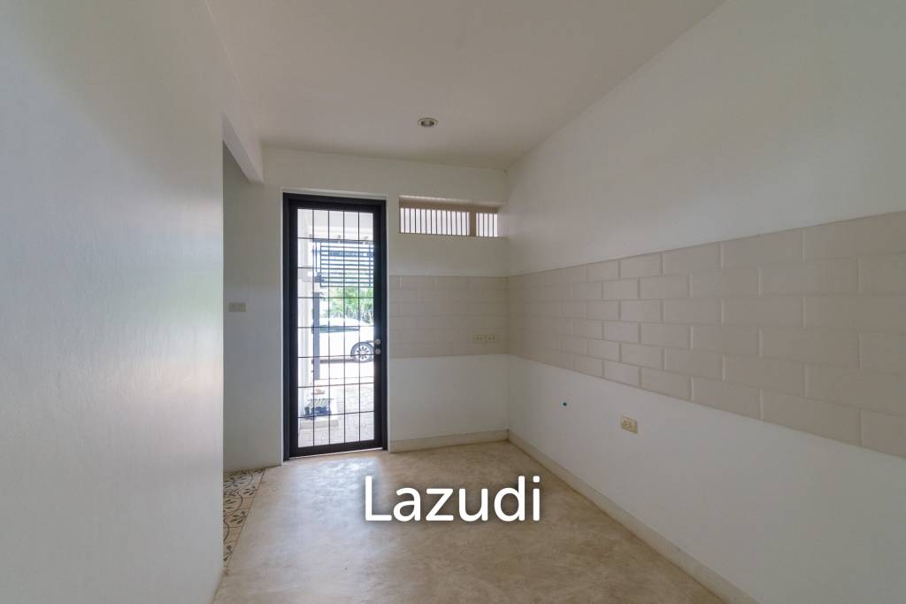 700 Sqm 3 Bed House For Sale