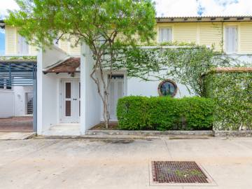 Vintage 3 Bed House in Good Location