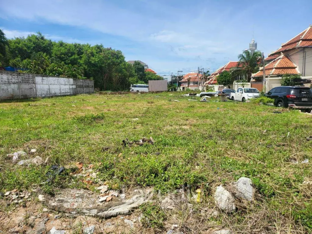 1,025 SQ.M Land Plot in Pratumak
