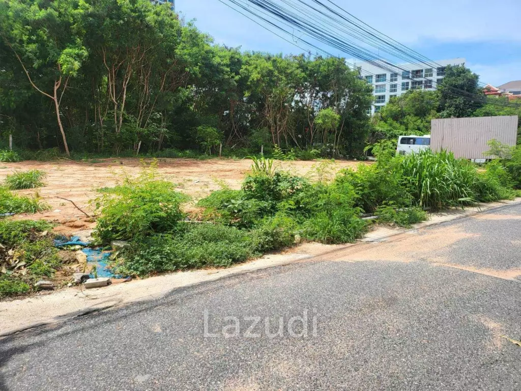 1,025 SQ.M Land Plot in Pratumak