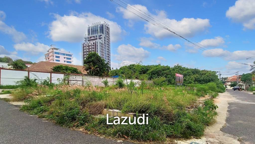1,025 SQ.M Land Plot in Pratumak