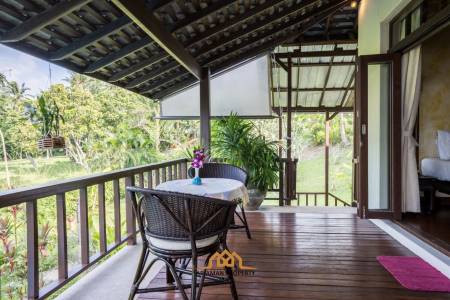 Charming Traditional Villa in Serene Bang Por