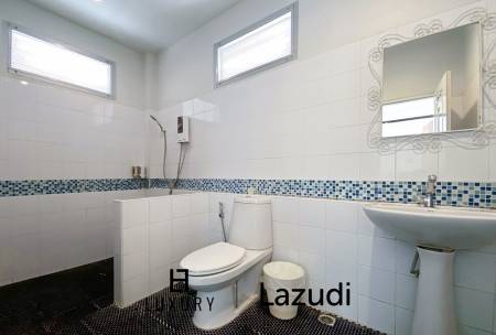 1,672 metro cuadrado 4 ` Casa de Venta