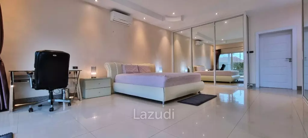 4 Bedrooms 4 Bathrooms 500 SQ.M. Miami Villa