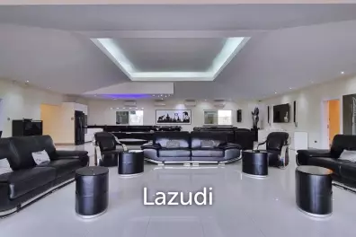 4 Bedrooms 4 Bathrooms 500 SQ.M. Miami Villa