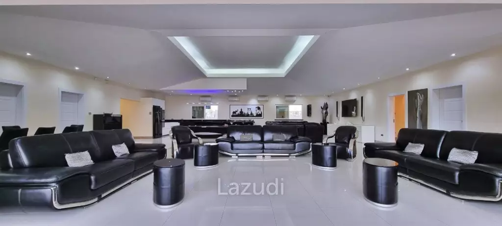 4 Bedrooms 4 Bathrooms 500 SQ.M. Miami Villa
