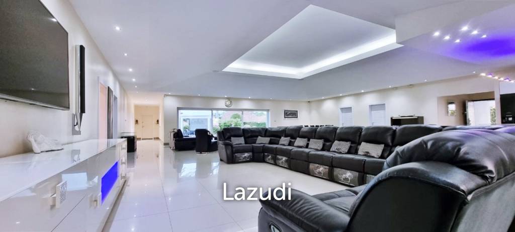 4 Bedrooms 4 Bathrooms 500 SQ.M. Miami Villa