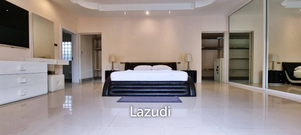 4 Bedrooms 4 Bathrooms 500 SQ.M. Miami Villa