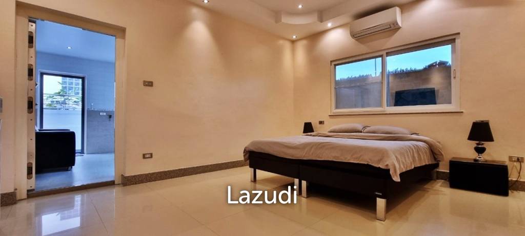 4 Bedrooms 4 Bathrooms 500 SQ.M. Miami Villa