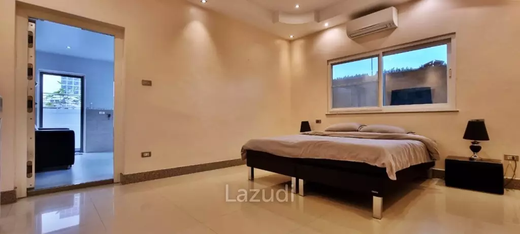 4 Bedrooms 4 Bathrooms 500 SQ.M. Miami Villa