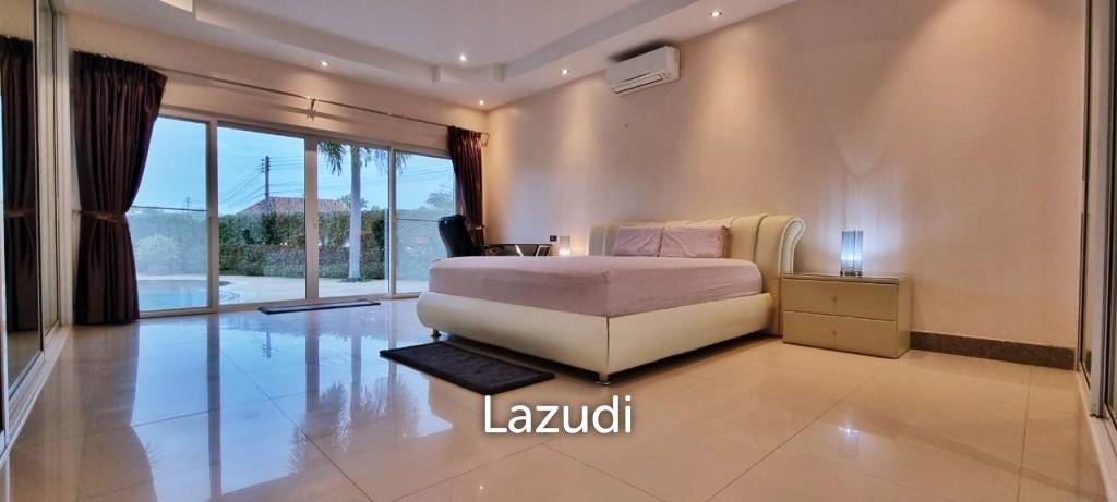 4 Bedrooms 4 Bathrooms 500 SQ.M. Miami Villa