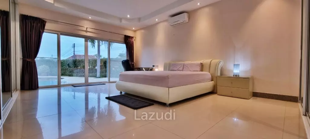 4 Bedrooms 4 Bathrooms 500 SQ.M. Miami Villa