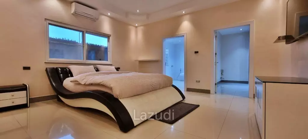 4 Bedrooms 4 Bathrooms 500 SQ.M. Miami Villa