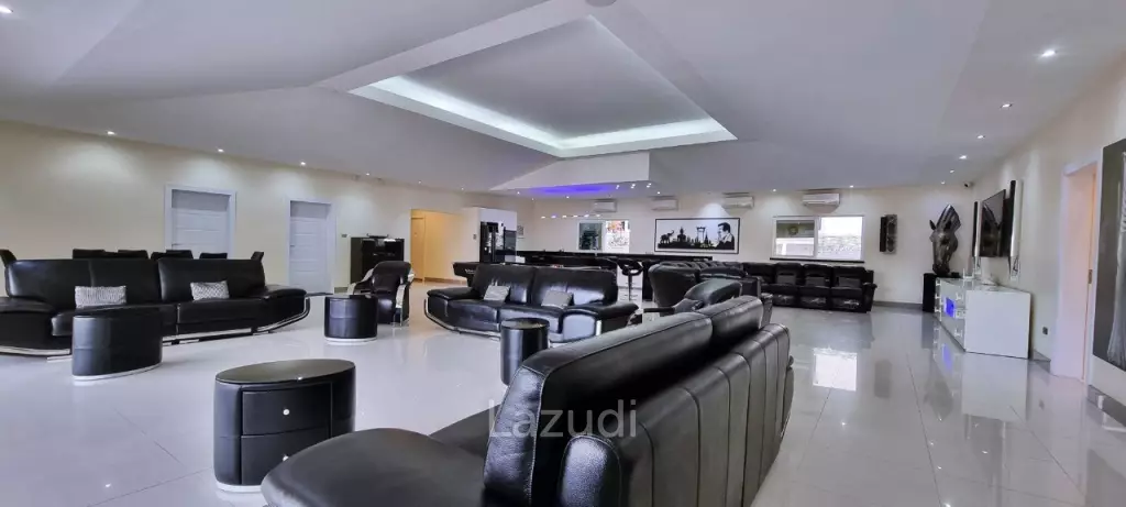 4 Bedrooms 4 Bathrooms 500 SQ.M. Miami Villa