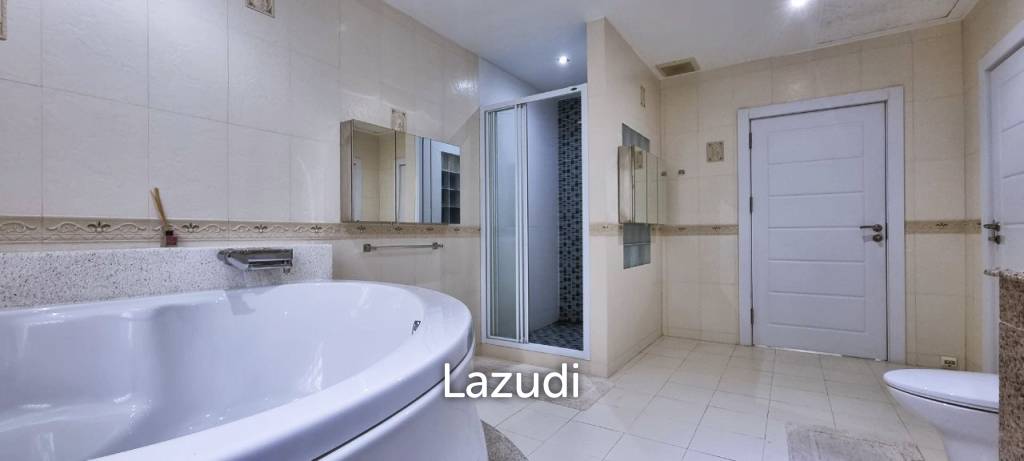 4 Bedrooms 4 Bathrooms 500 SQ.M. Miami Villa