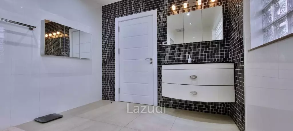 4 Bedrooms 4 Bathrooms 500 SQ.M. Miami Villa