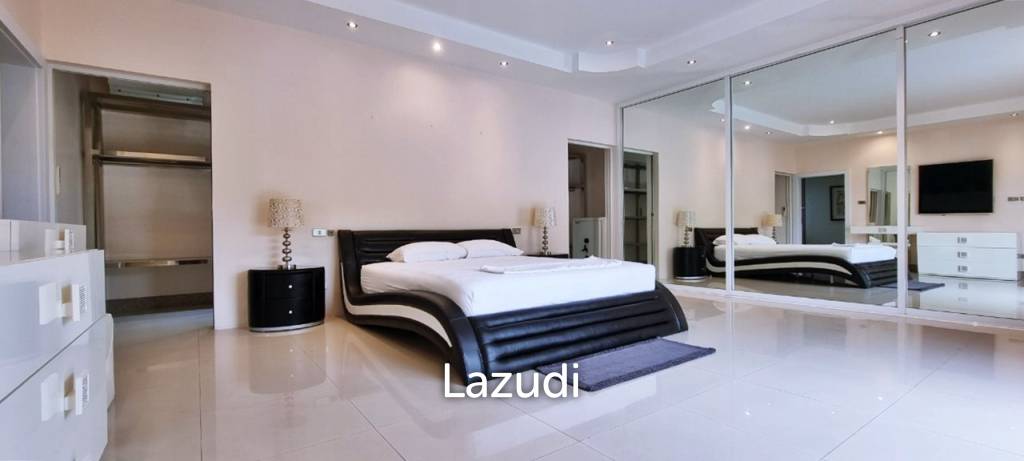 4 Bedrooms 4 Bathrooms 500 SQ.M. Miami Villa