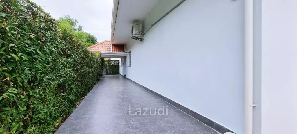 4 Bedrooms 4 Bathrooms 500 SQ.M. Miami Villa