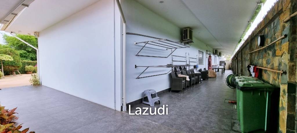 4 Bedrooms 4 Bathrooms 500 SQ.M. Miami Villa