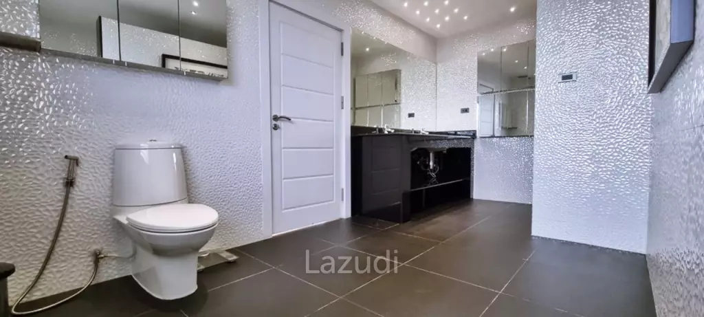 4 Bedrooms 4 Bathrooms 500 SQ.M. Miami Villa