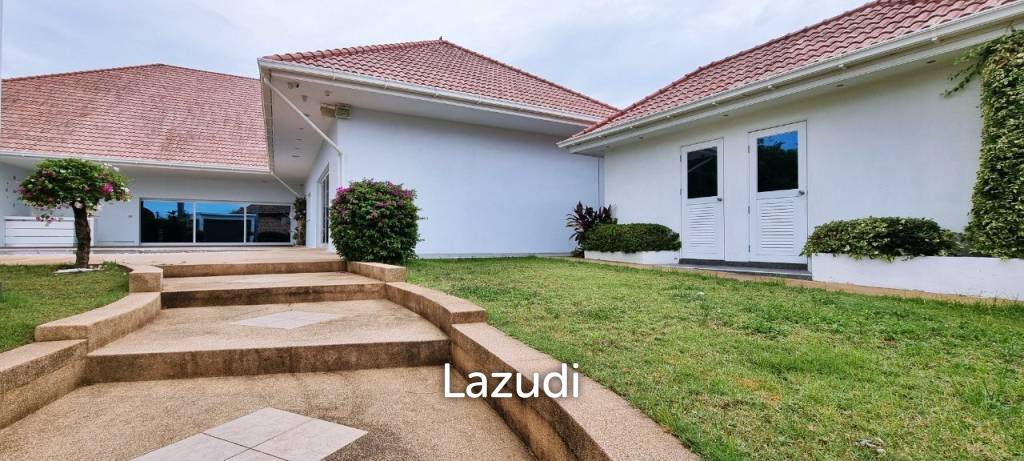4 Bedrooms 4 Bathrooms 500 SQ.M. Miami Villa