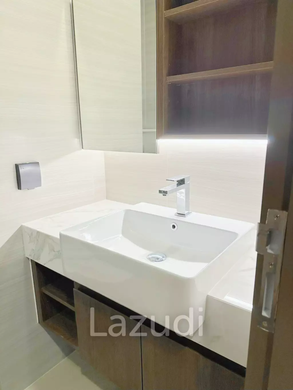 1 Bed 2 Bath 33 SQ.M Park Origin Thonglor