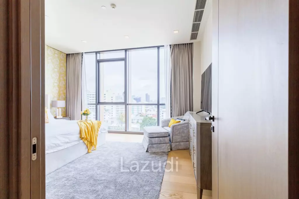 2 Bed 3 Bath 125 SQ.M The Monument Thong Lo