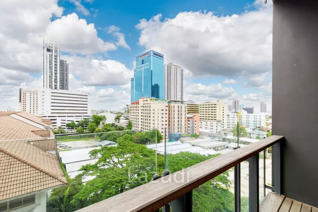 2 Bed 3 Bath 125 SQ.M The Monument Thong Lo