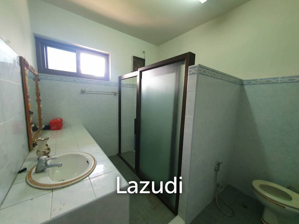 5 Bed 230 SQ.M Property with Several Houses