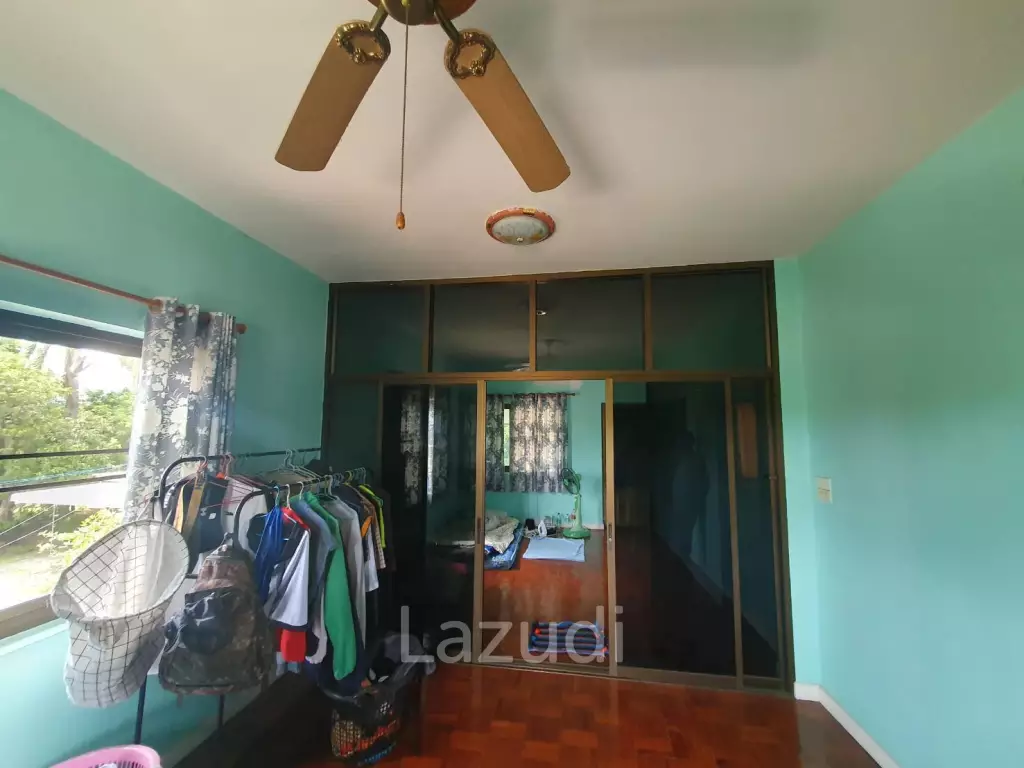 5 Bed 230 SQ.M Property with Several Houses