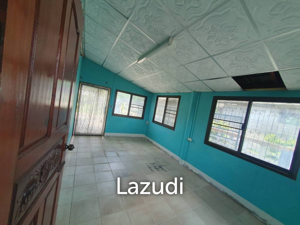 5 Bed 230 SQ.M Property with Several Houses