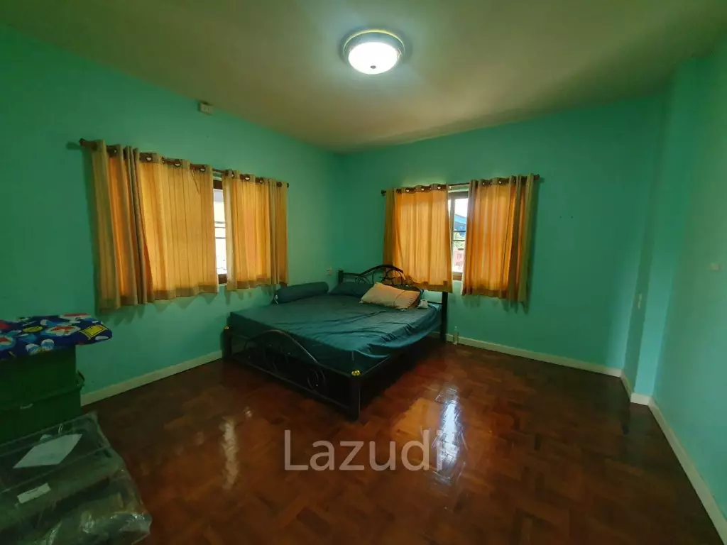 5 Bed 230 SQ.M Property with Several Houses