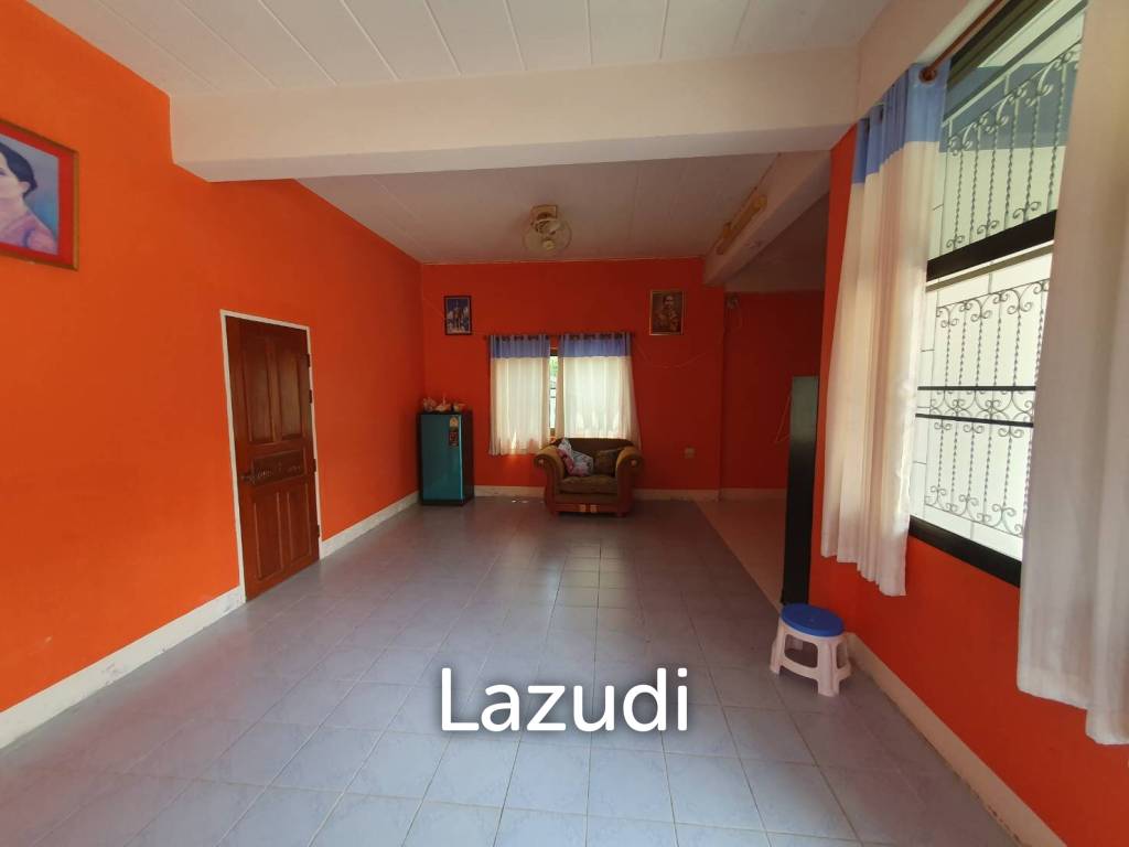5 Bed 230 SQ.M Property with Several Houses
