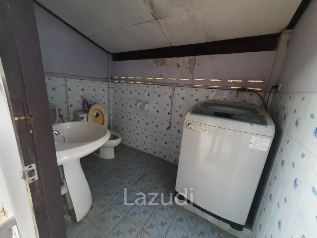 5 Bed 230 SQ.M Property with Several Houses