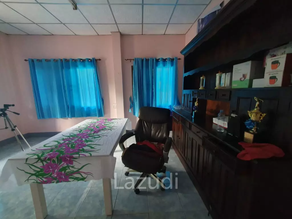 5 Bed 230 SQ.M Property with Several Houses
