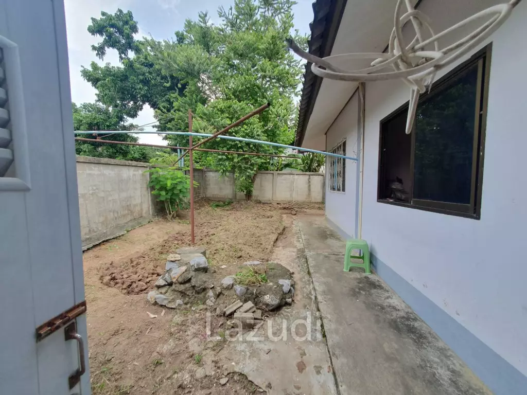 5 Bed 230 SQ.M Property with Several Houses
