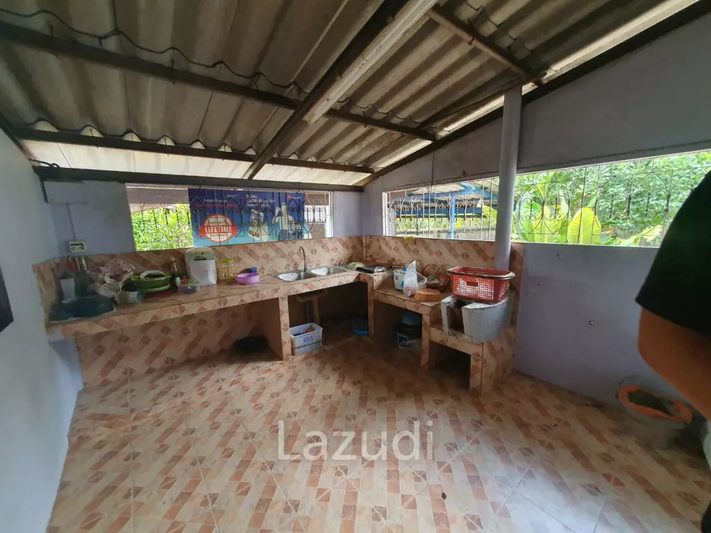 5 Bed 230 SQ.M Property with Several Houses